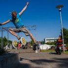 Marcus doin a Side Tophocke in Flensburg / Foto: M. Roth / SALZIG Sporthocker